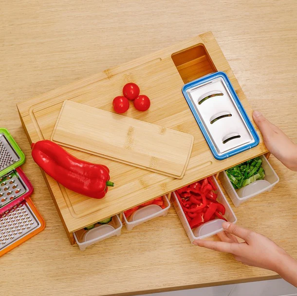 PREMIUM BAMBOO CUTTING BOARD WITH 4 CONTAINER AND CHOPPING SET